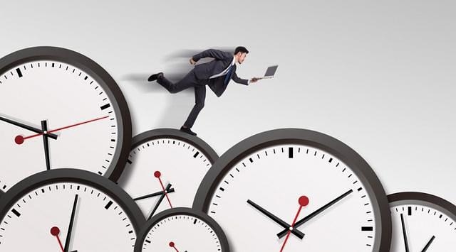 美国7月服务业持续扩张 就业与通胀压力引发担忧